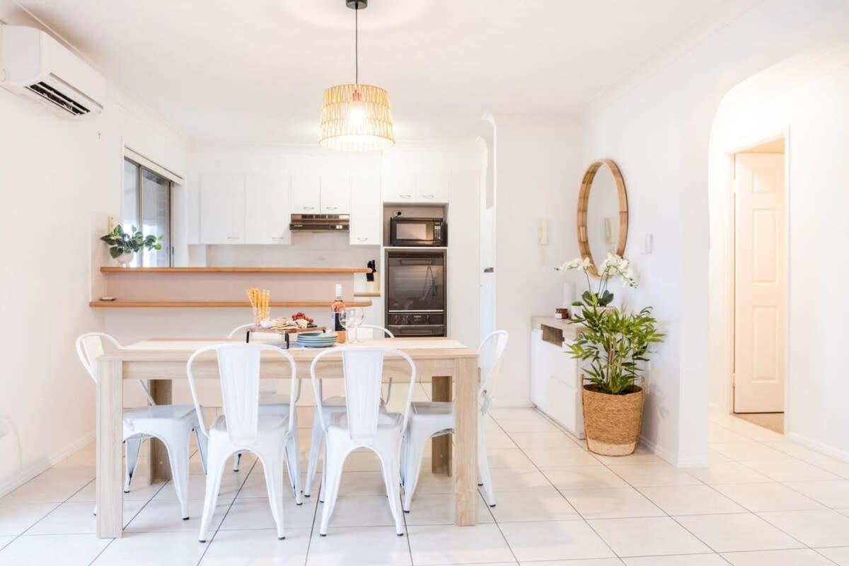 Spacious Apartment, Walk To Kings Beach Caloundra Buitenkant foto