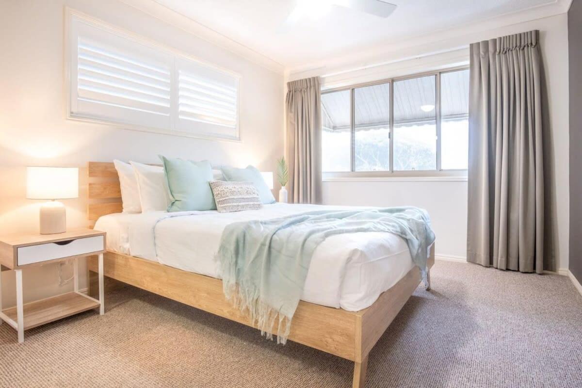 Spacious Apartment, Walk To Kings Beach Caloundra Buitenkant foto